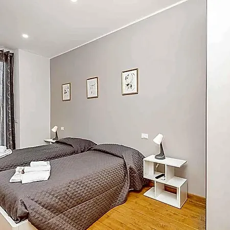 Hotel Yellove 3*
